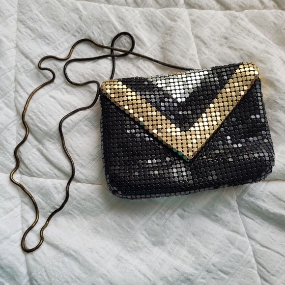 unknown Handbags - Vintage liquid mesh evening purse